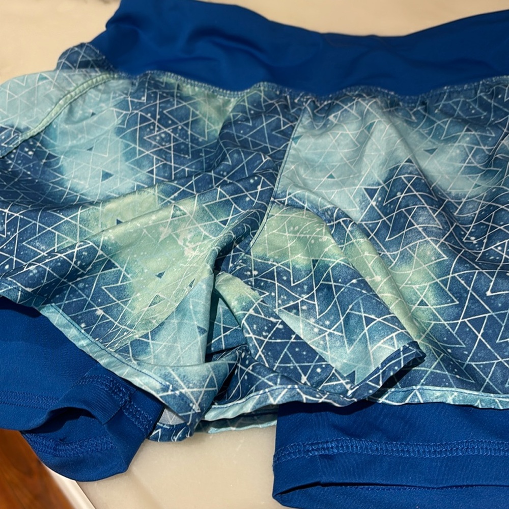 Danskin Now Dark Blue & Light Green Triangle Athletic shorts size S